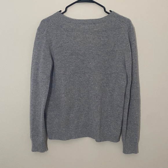 Nordstrom 100% Cashmere Gray V-Neck Sweater - Picture 2 of 7